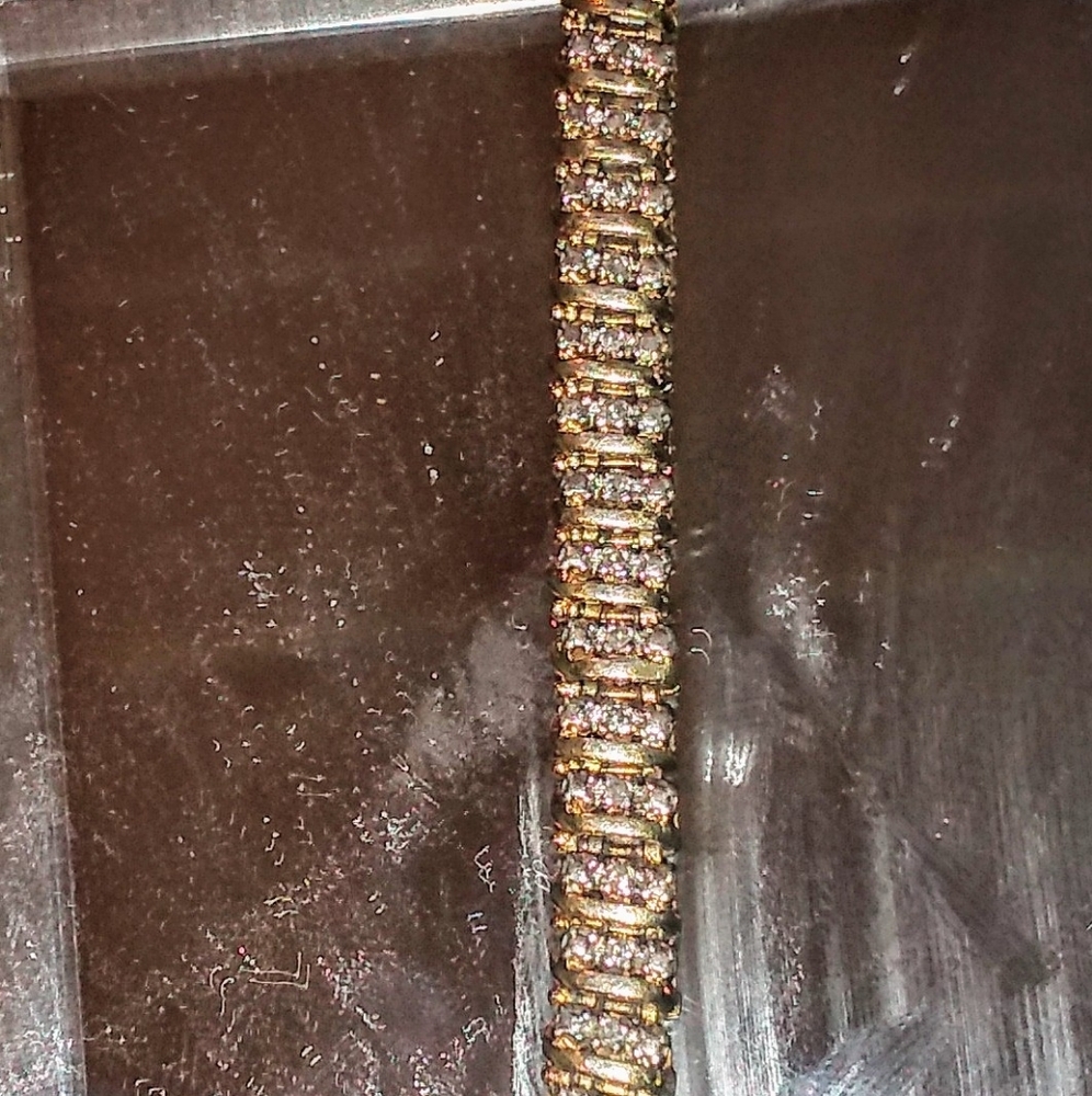 Tennis bracelet